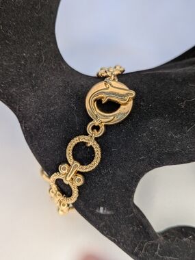 Vintage Dolphin Ore Gold Tone Textured Ring Link Bracelet Dolphin Tail Clasp 8"
